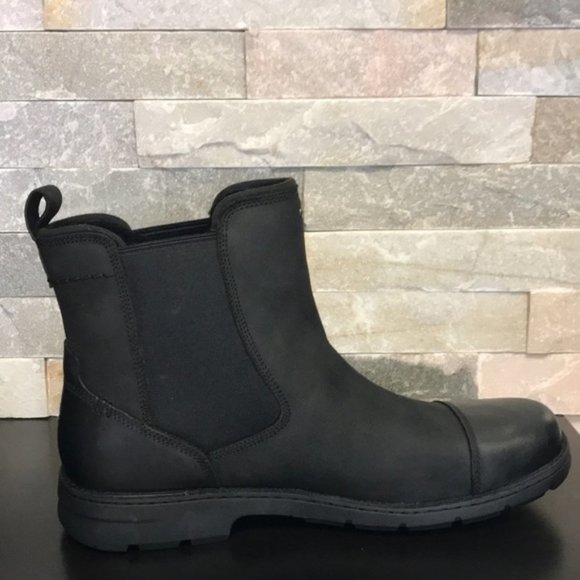 UGG Men's Runyon Lined Chelsea Boot - Picture 6 of 9